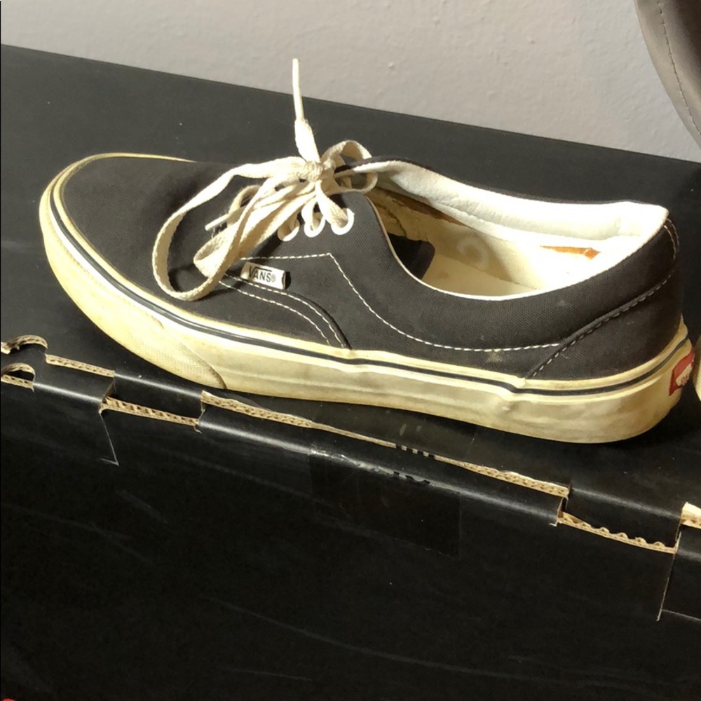 Vans Authentic Shoes Black/White. Unisex